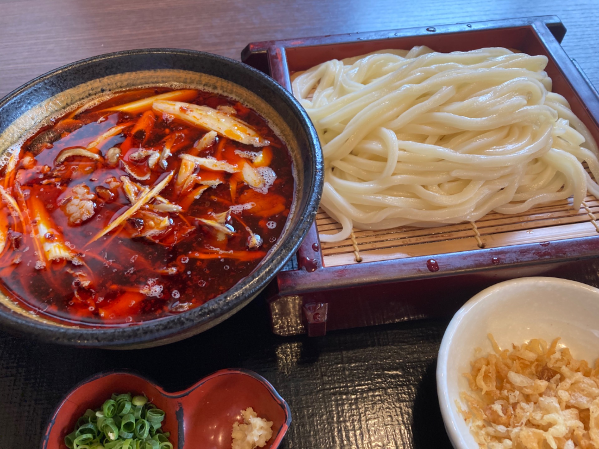 肉付けうどん 赤辛¥1280